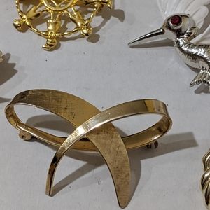 Jewelry - Brooch Lot Jewelry - Brooch Lot